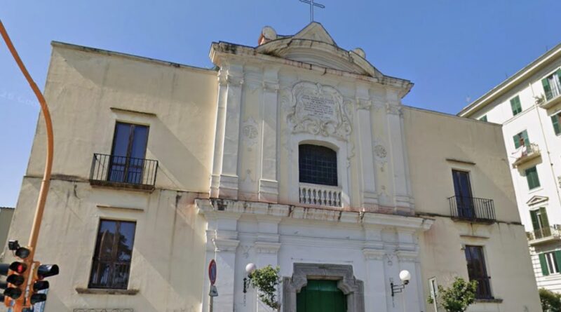 Foto S. MARIA SOLITARIA S. ANTONIO DI PADOVA E S. ISIDORO AGRICOLA NAPOLI