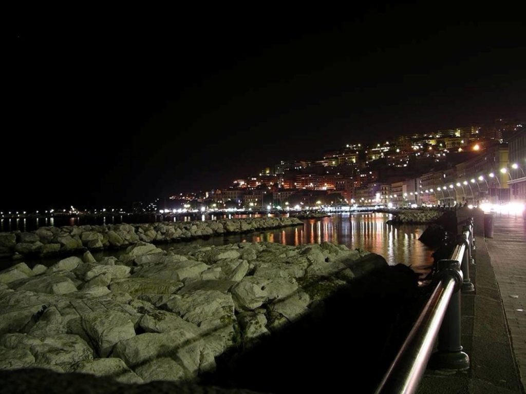 naples bay shore italy what to see near castel dell ovo rotonda diaz mergellina morning coastal circuit