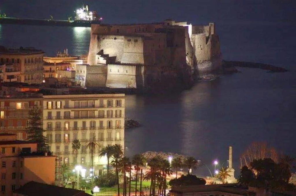 colonna spezzata naples where exactly broken ancient column embedded street wall knee height morning