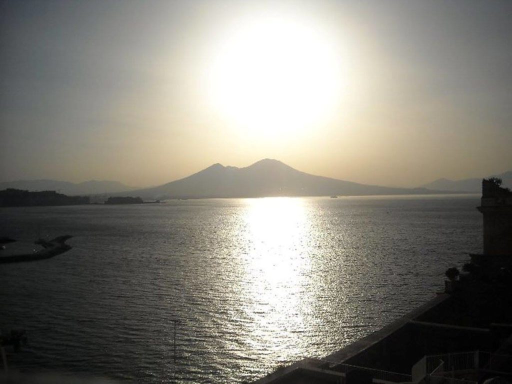 best time to photograph body of water naples morning clarity vesuvius bay panorama light cycle